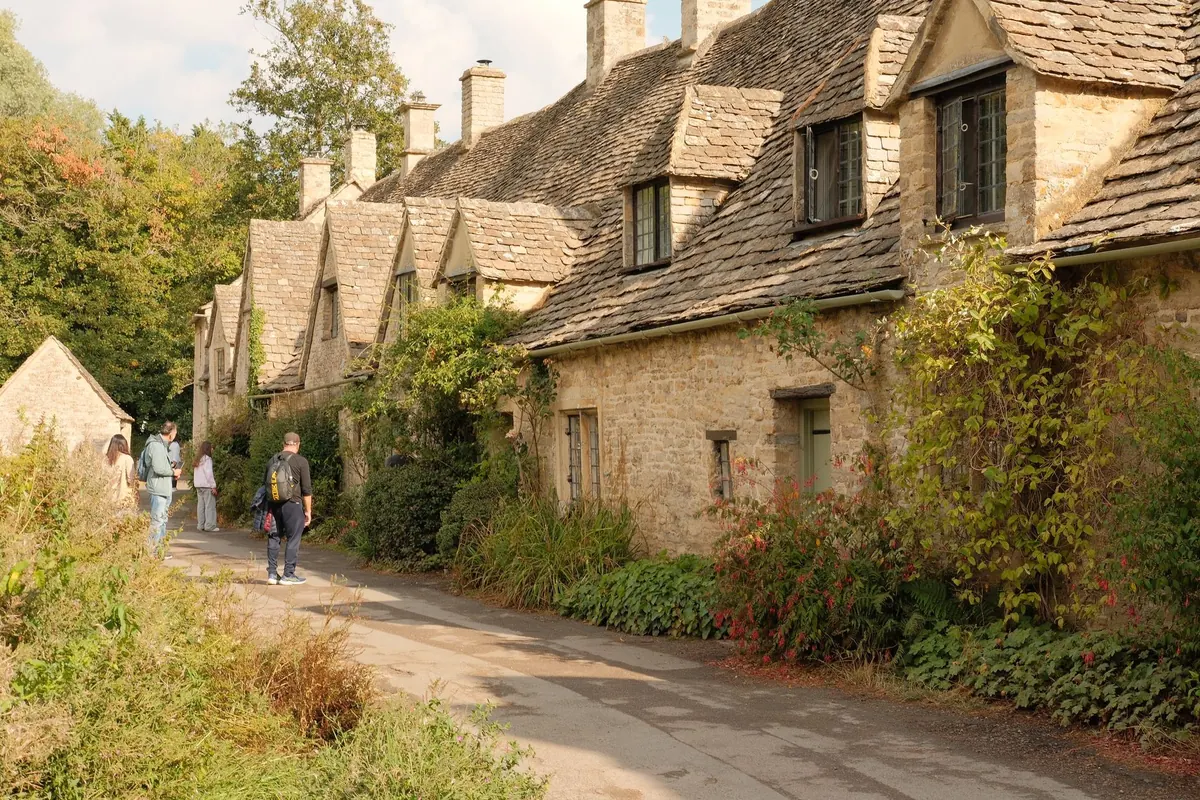 Castle Combe vs Bibury: Which Cotswolds Village Is Worth a Day Trip?